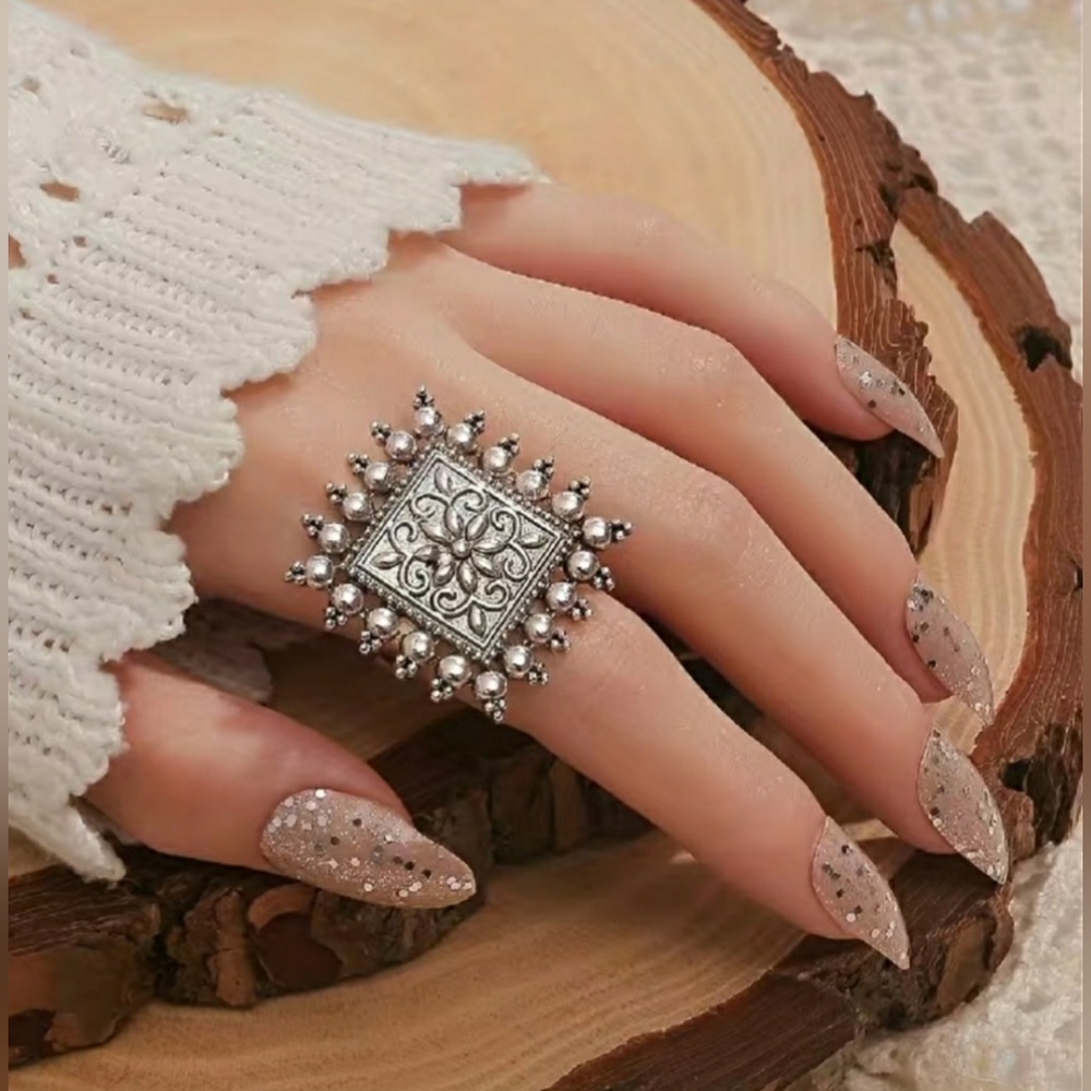 💢5/$10💢  Beautiful Boho Silver Statement Ring, NWT
